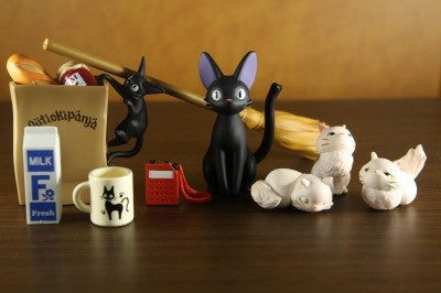 Kiki darake figurines